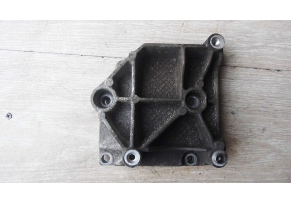 Кронштейн кондиціонера Peugeot, Citroen 1.6 16V, 9657137480